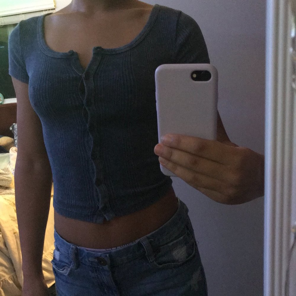 Aeropostale Navy "Shrunken Tee"